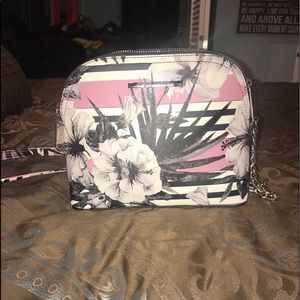 Steve Madden crossbody! Summer pattern!